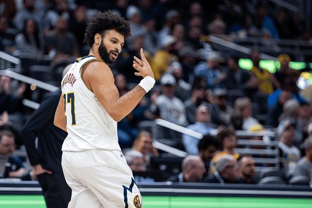 包含数据复盘：曼联首回合对阵丹佛掘金，约基奇效率值爆表的词条